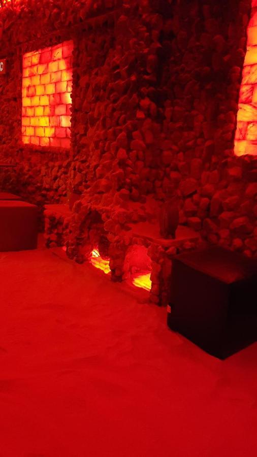 Bed and Breakfast Riviera Valceana à Râmnicu Vâlcea Extérieur photo