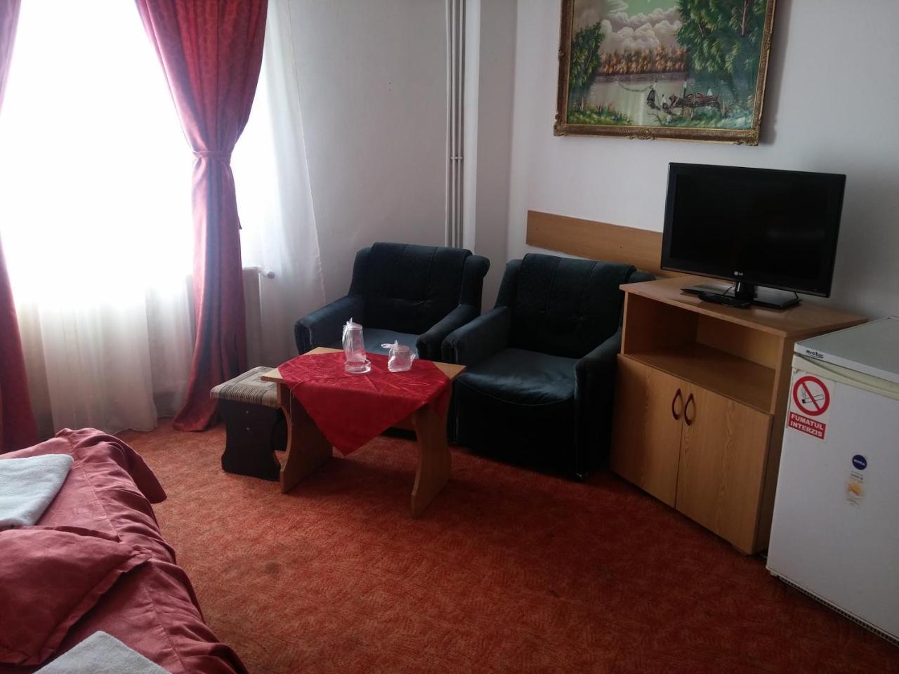 Bed and Breakfast Riviera Valceana à Râmnicu Vâlcea Extérieur photo