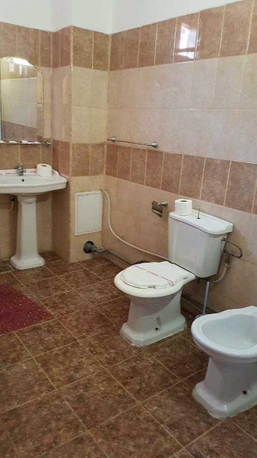 Bed and Breakfast Riviera Valceana à Râmnicu Vâlcea Extérieur photo